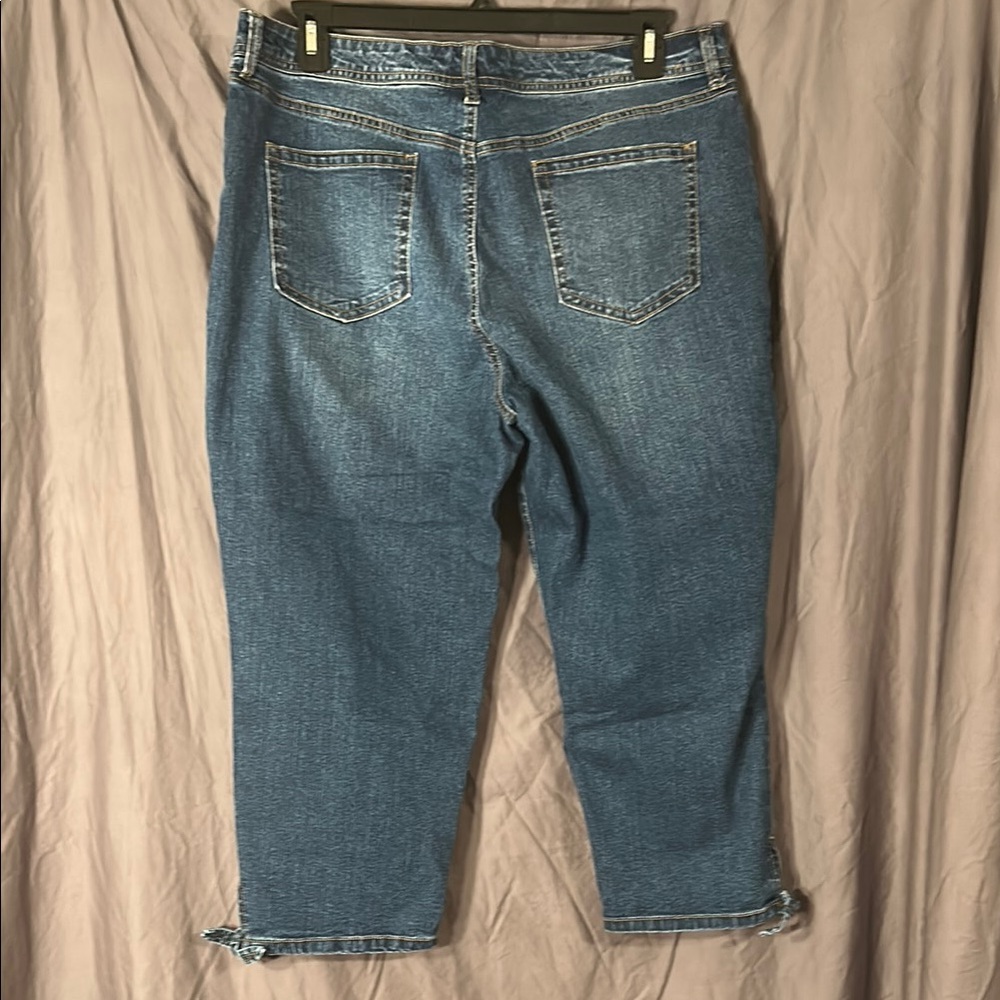 Bandolino Blue Denim Capri Pants Relaxed Fit 18 - Picture 8 of 8